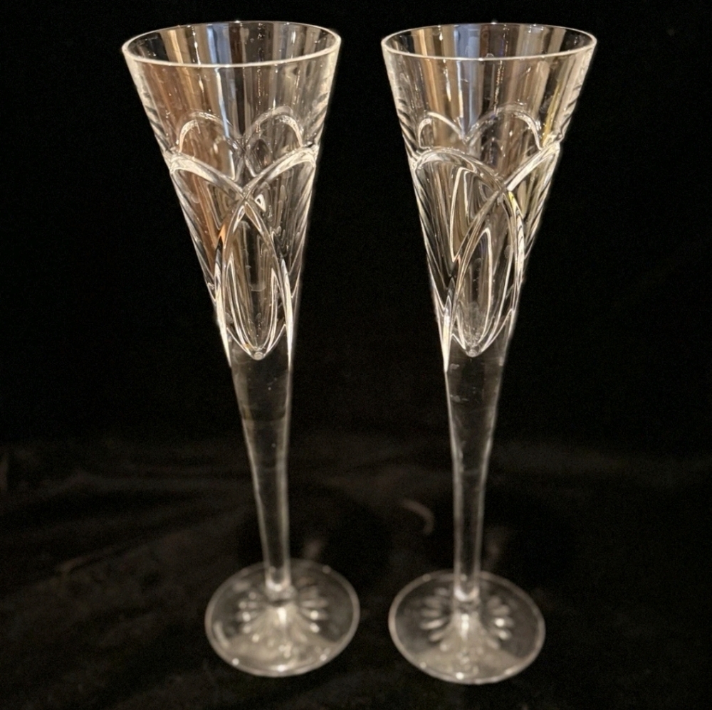 Pair of Waterford Crystal Wishes Love & Romance Champagne Flutes Toasting